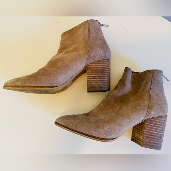 Steve Madden Jillian Ankle Boots Womens Size 6M Taupe Suede Leather Back Zip - Picture 7 of 12